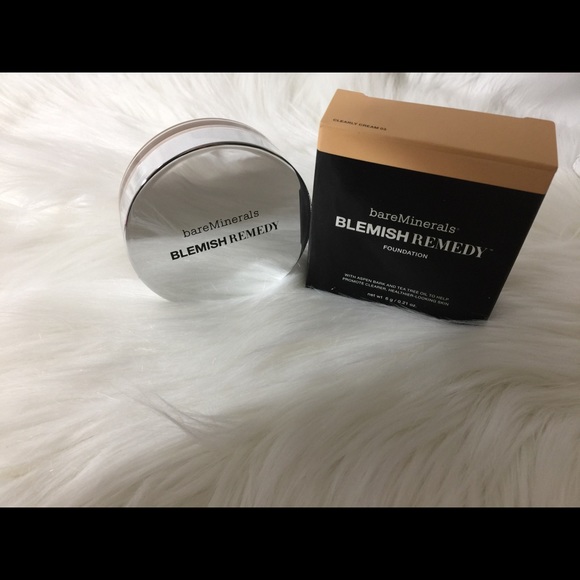 NEW bareMinerals Blemish Remedy Foundation - Picture 2 of 5
